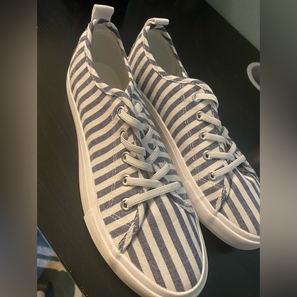 Serra memory foam shoes